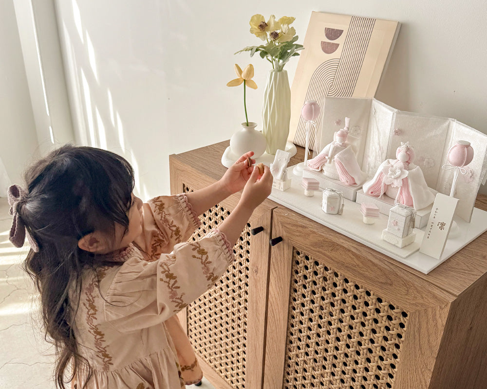 ひな祭りの飾りはどの方角?風水的に“運気が上がる”置き場所とは