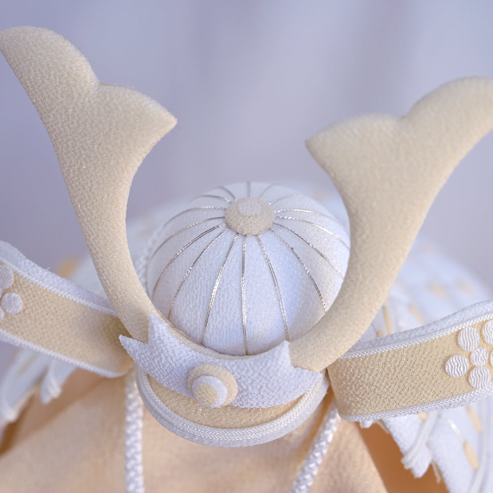 五月人形・兜飾り HAKI(ハキ) 白粋 兜