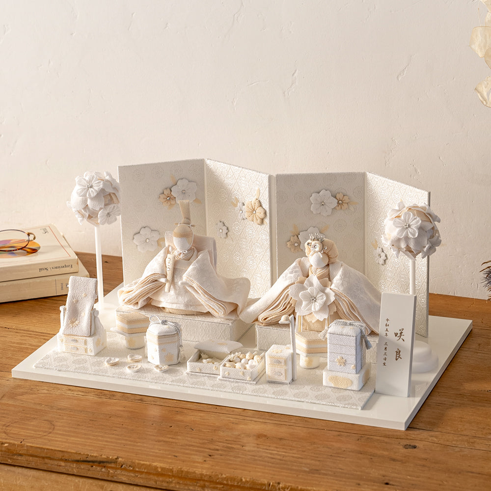 雛人形 HAKI(ハキ) 麗華(れいか)プレミアム 金襴西陣織 雛揃 白粋