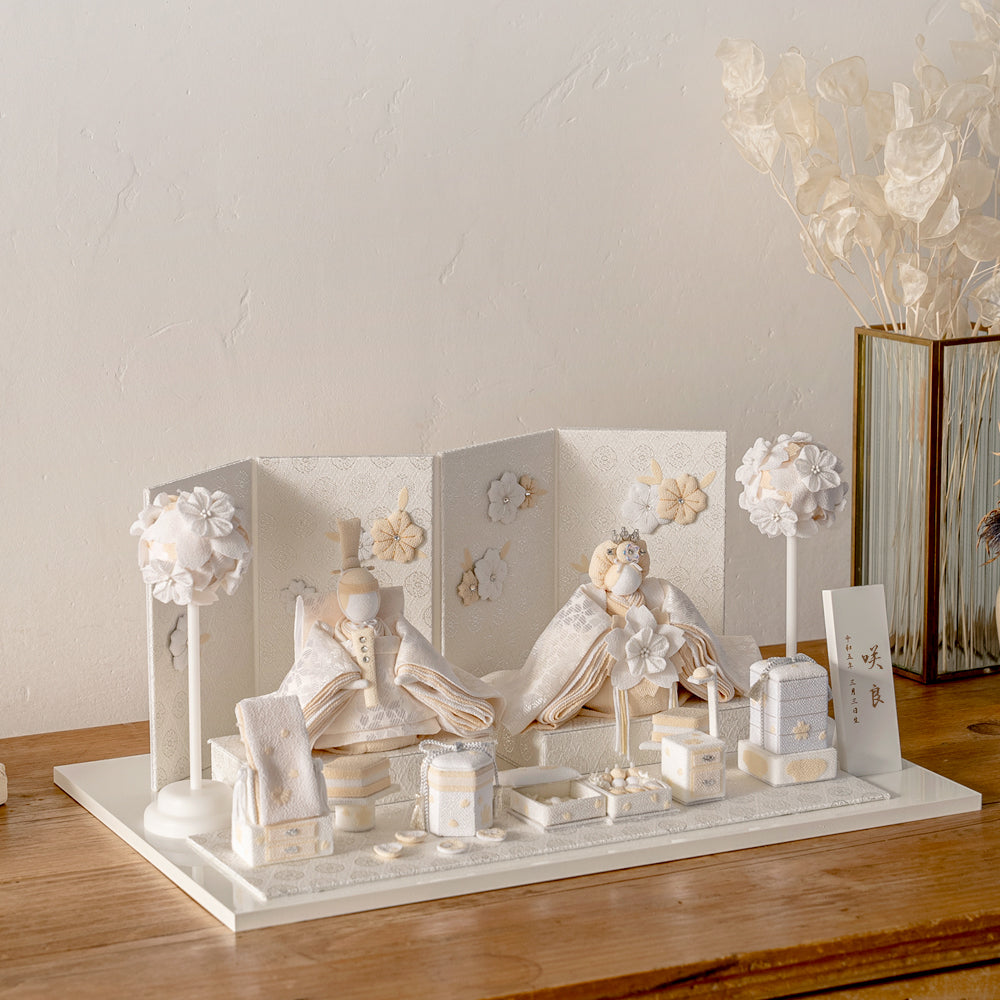 雛人形 HAKI(ハキ) 麗華(れいか)プレミアム 金襴西陣織 雛揃 白粋