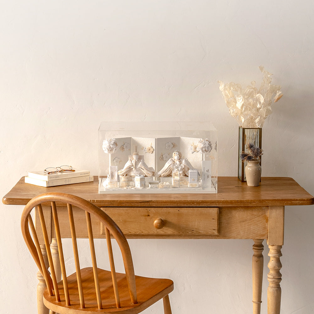 雛人形 HAKI(ハキ) 麗華(れいか)プレミアム 金襴西陣織 雛揃 白粋