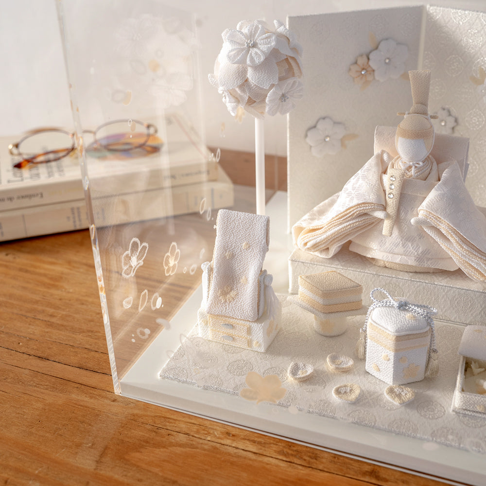 雛人形 HAKI(ハキ) 麗華(れいか)プレミアム 金襴西陣織 雛揃 白粋