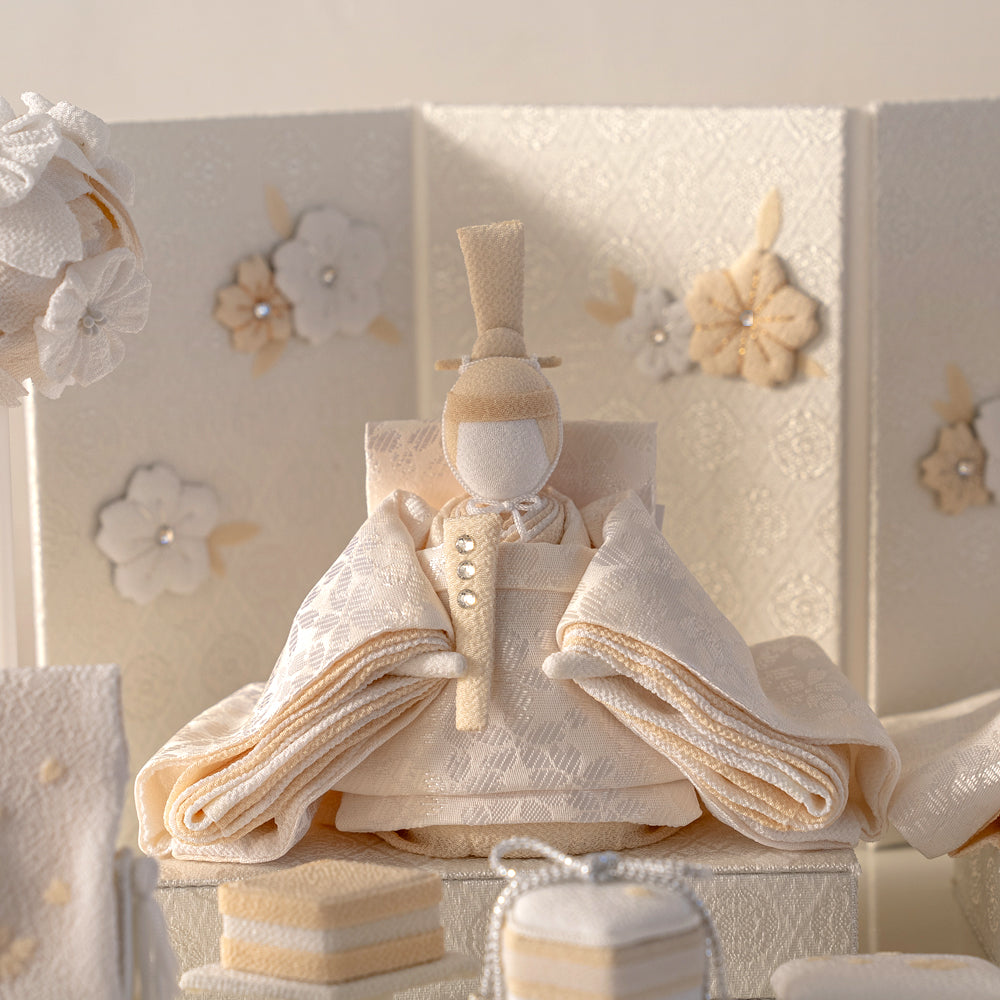 雛人形 HAKI(ハキ) 麗華(れいか)プレミアム 金襴西陣織 雛揃 白粋