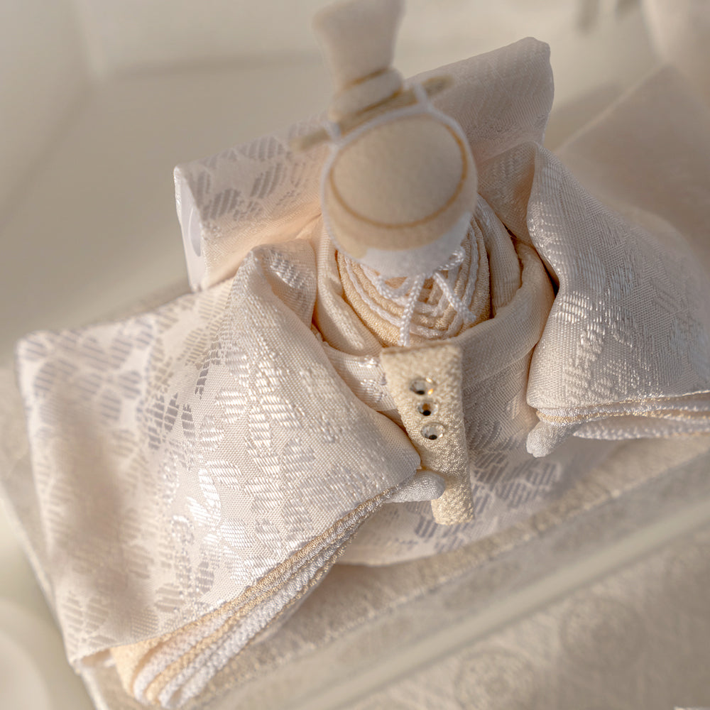 雛人形 HAKI(ハキ) 麗華(れいか)プレミアム 金襴西陣織 雛揃 白粋