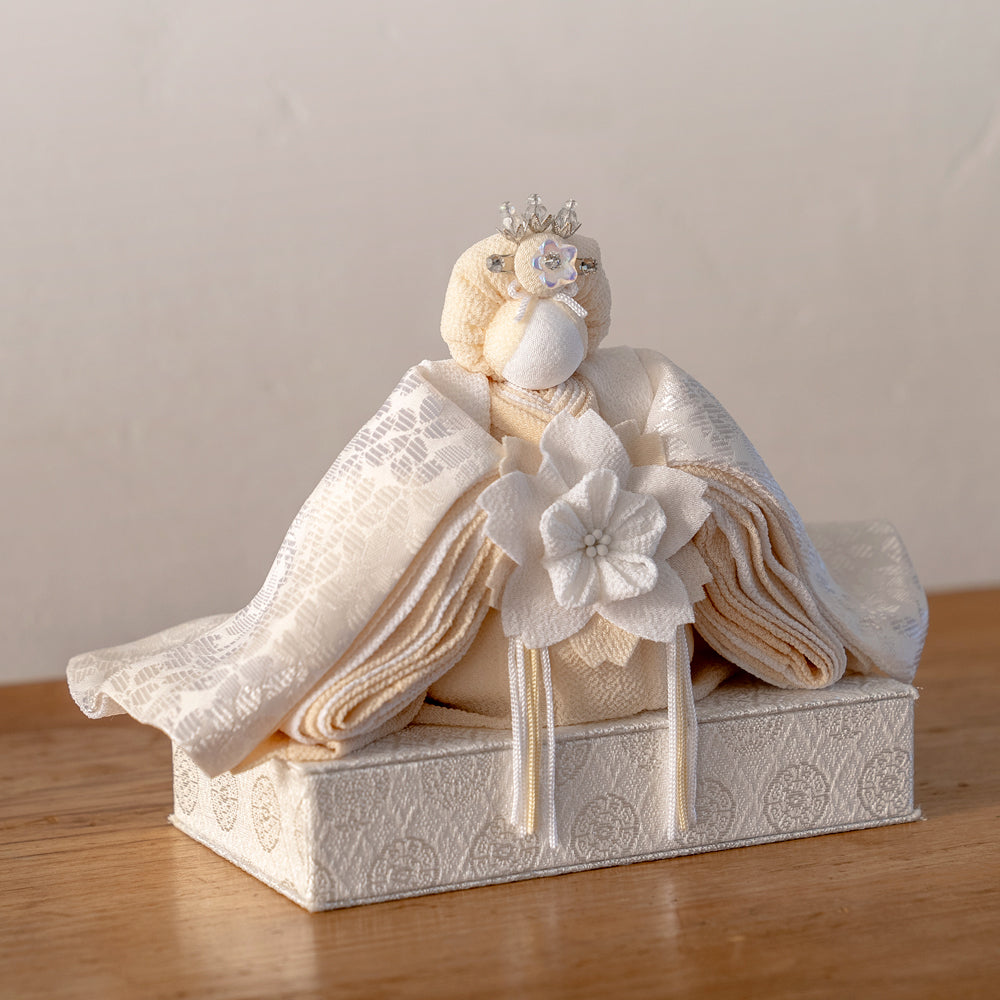 雛人形 HAKI(ハキ) 麗華(れいか)プレミアム 金襴西陣織 雛揃 白粋