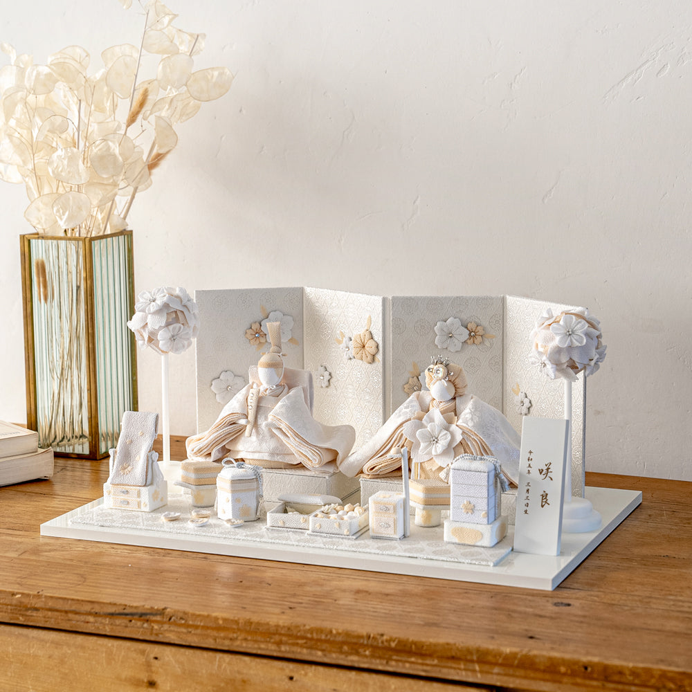 雛人形 HAKI(ハキ) 麗華(れいか)プレミアム 金襴西陣織 雛揃 白粋