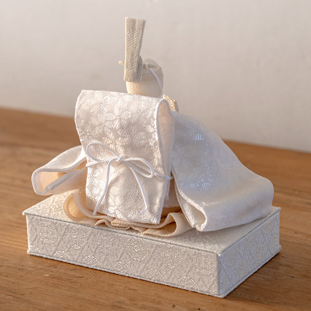 雛人形 HAKI(ハキ) 麗華(れいか)プレミアム 金襴西陣織 雛揃 白粋