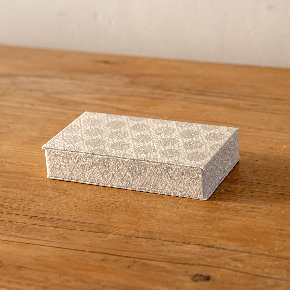 雛人形 HAKI(ハキ) 麗華(れいか)プレミアム 金襴西陣織 雛揃 白粋