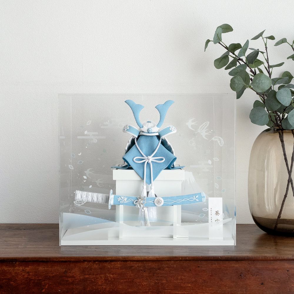 五月人形・兜飾り HAKI(ハキ) 葵宙 (あおい) 白粋