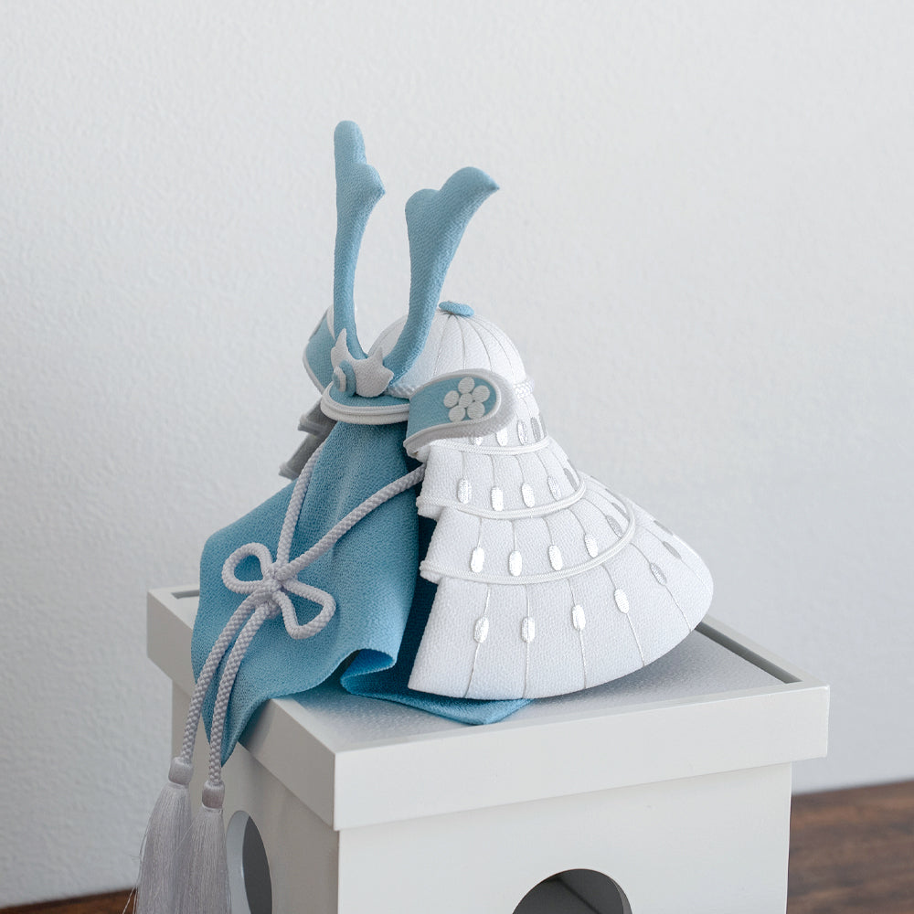 五月人形・兜飾り HAKI(ハキ) 葵宙 (あおい) 白粋