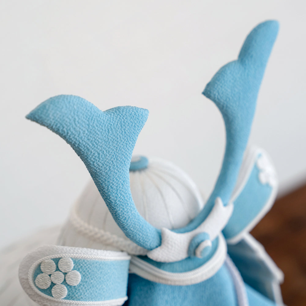 五月人形・兜飾り HAKI(ハキ) 葵宙 (あおい) 白粋