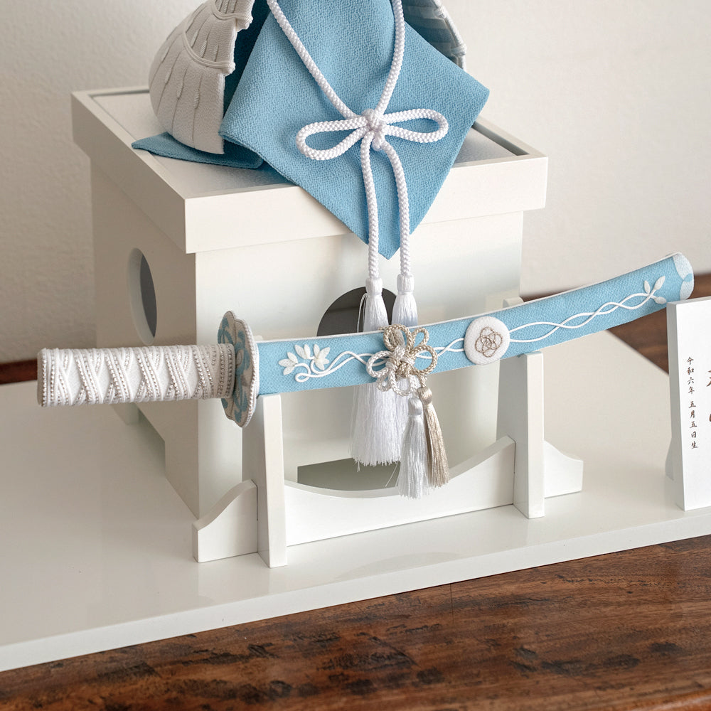 五月人形・兜飾り HAKI(ハキ) 葵宙 (あおい) 白粋