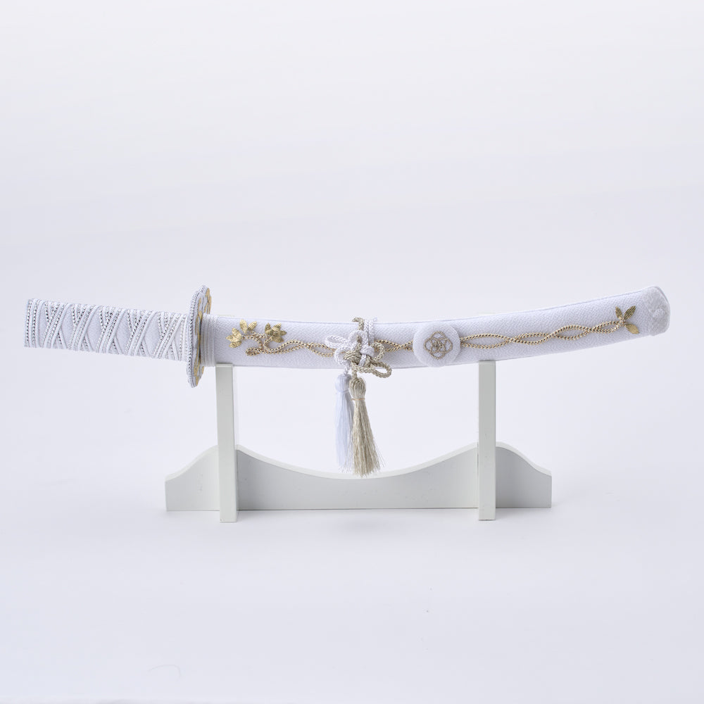 五月人形・兜飾り HAKI(ハキ) 白耀 -shiro- 特注金襴西陣織 cuna select限定 白粋