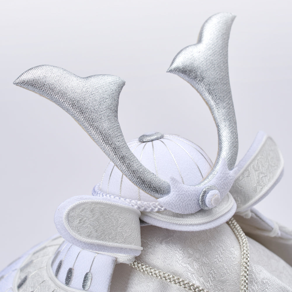 五月人形・兜飾り HAKI(ハキ) 白耀 -shiro- 特注金襴西陣織 cuna select限定 白粋