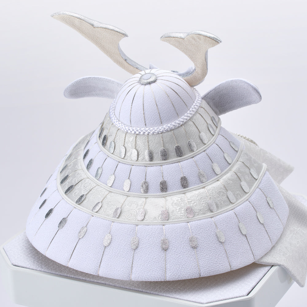 五月人形・兜飾り HAKI(ハキ) 白耀 -shiro- 特注金襴西陣織 cuna select限定 白粋