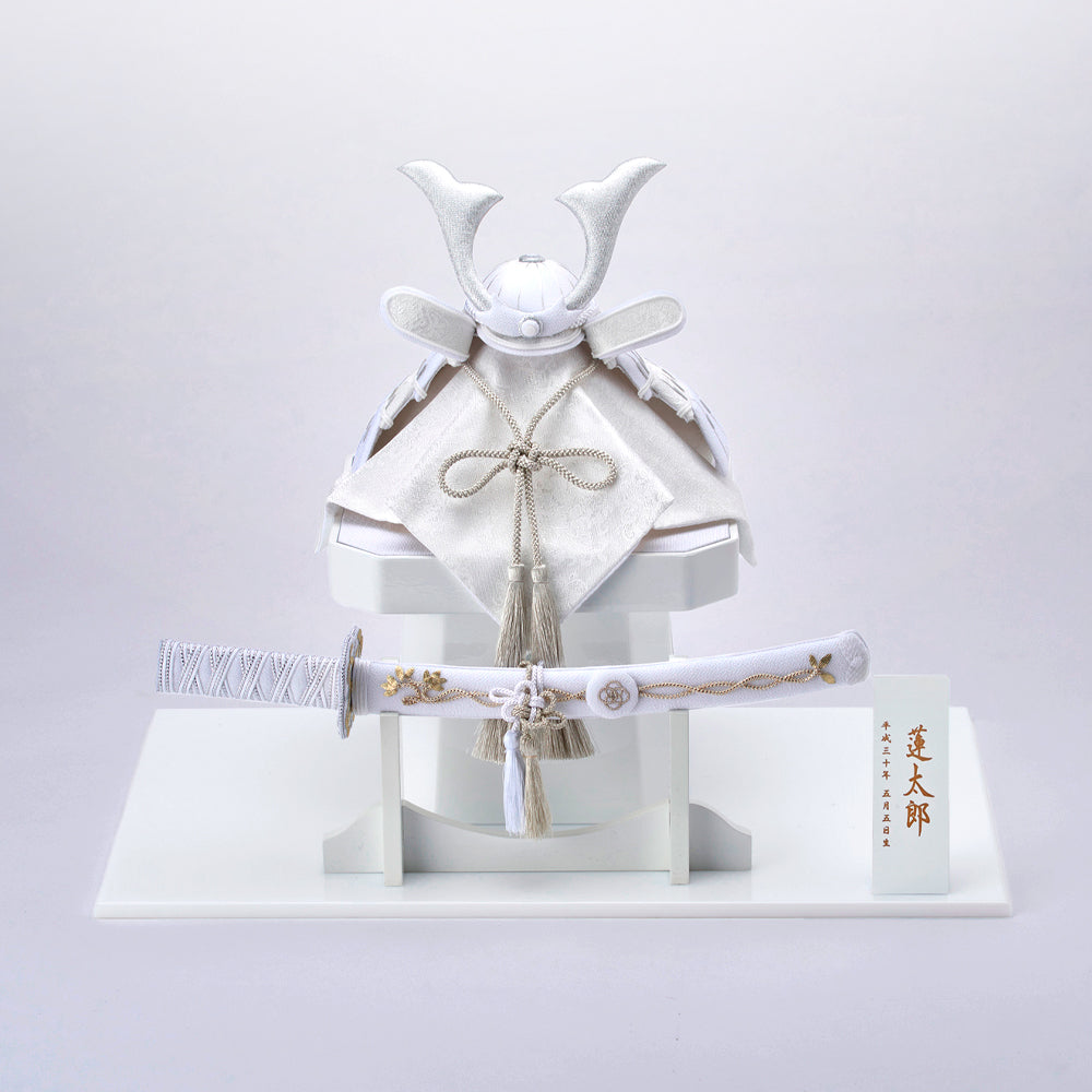 五月人形・兜飾り HAKI(ハキ) 白耀 -shiro- 特注金襴西陣織 cuna select限定 白粋