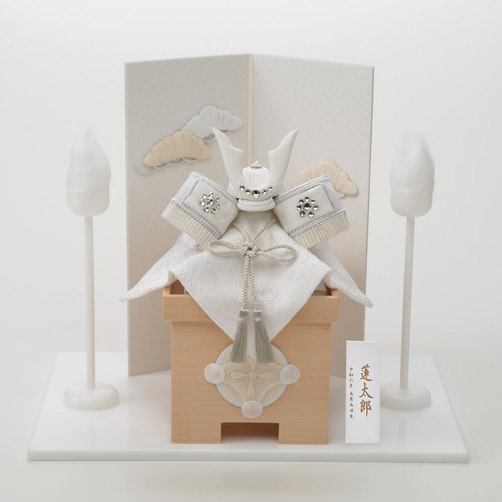 五月人形・兜飾り HAKI(ハキ) 燿 -hikaru- コンパクト兜 白粋