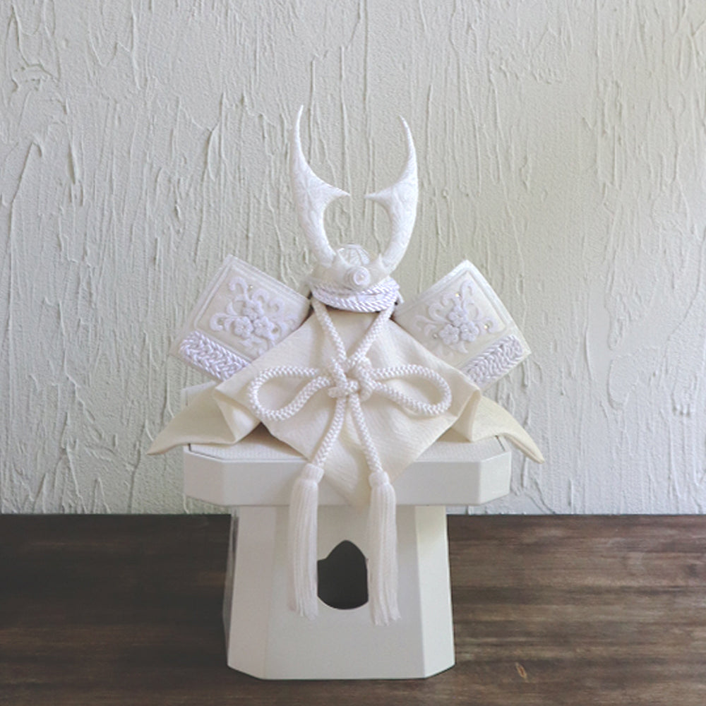 五月人形・兜飾り HAKI(ハキ) プレミアム西陣織シリーズ 白粋