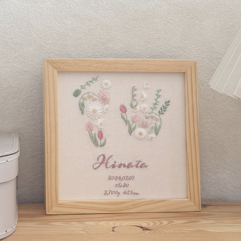 CURIA(キュリア)|フラワー手形刺繍バースボード