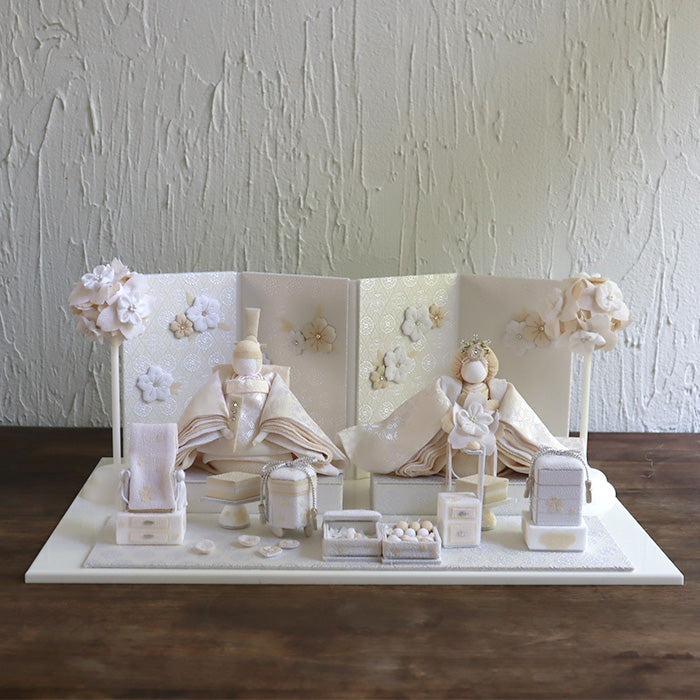 雛人形 HAKI(ハキ) 麗華(れいか)プレミアム 金襴西陣織 雛揃 白粋