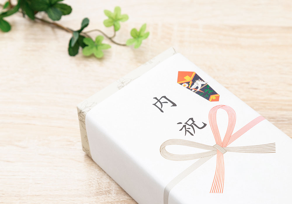初節句の内祝いは何をいくら？相場・のし・贈る時期まで分かる実践ガイド