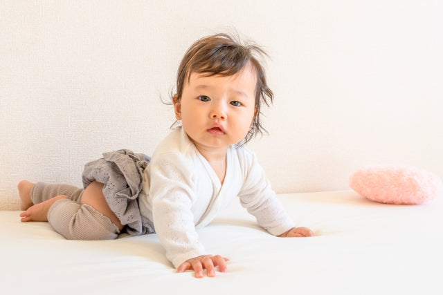 プレイマットは安全？それとも危ない？赤ちゃんの「遊び場づくり」で知っておきたいこと