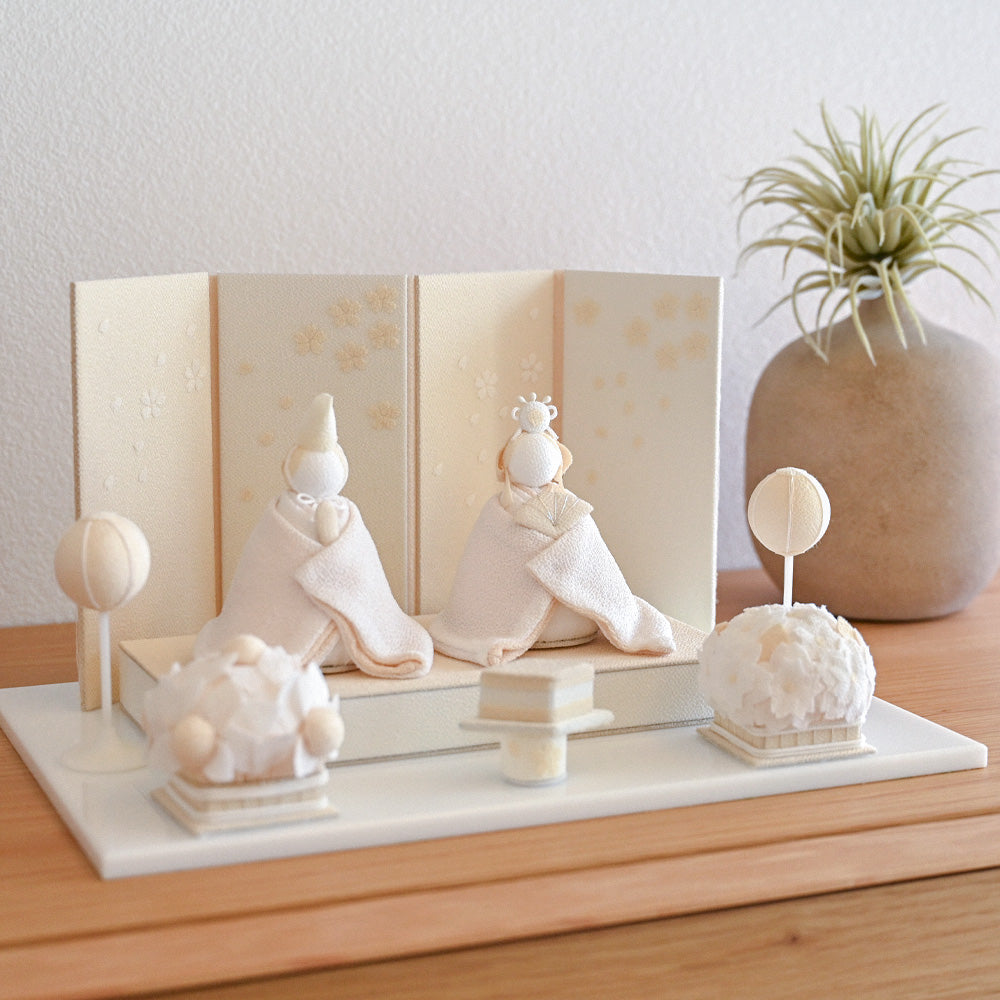 雛人形 HAKI（ハキ） 桜舞うお雛様 白粋