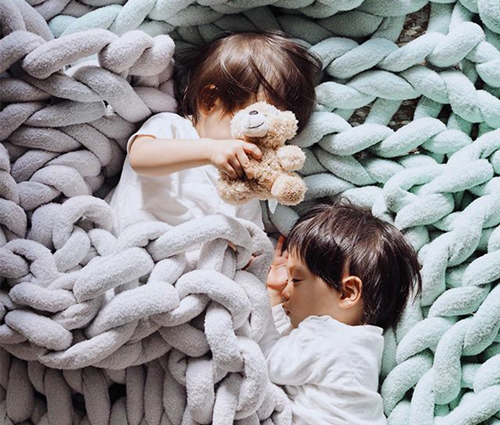 コットンアンドスイーツ|Cloudy hand knit Blanket|Cantona tokyo
